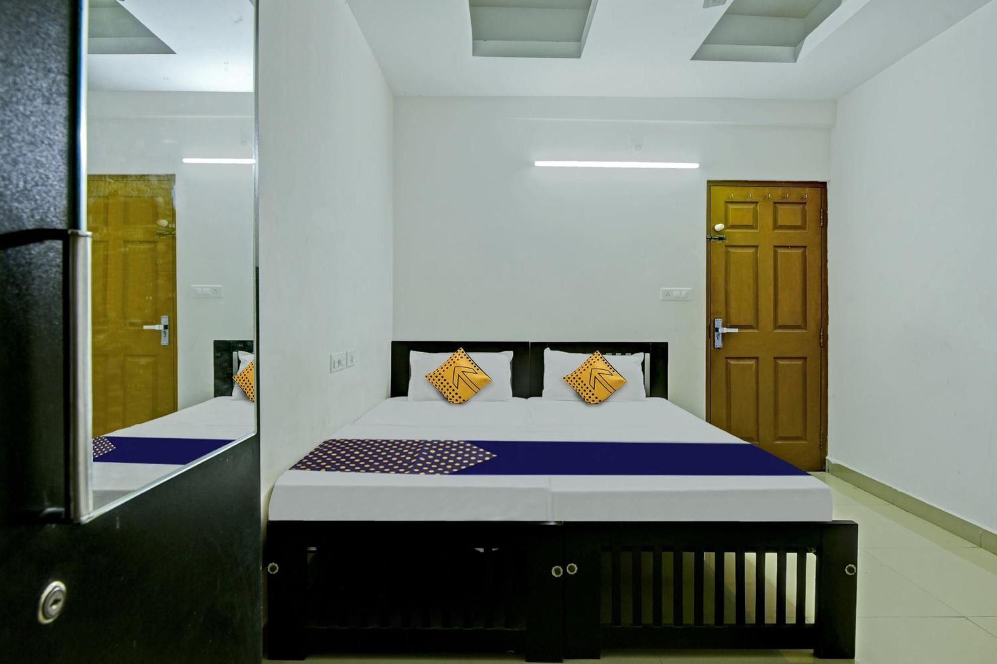Hotel O Royal Residency Erattupetta エクステリア 写真